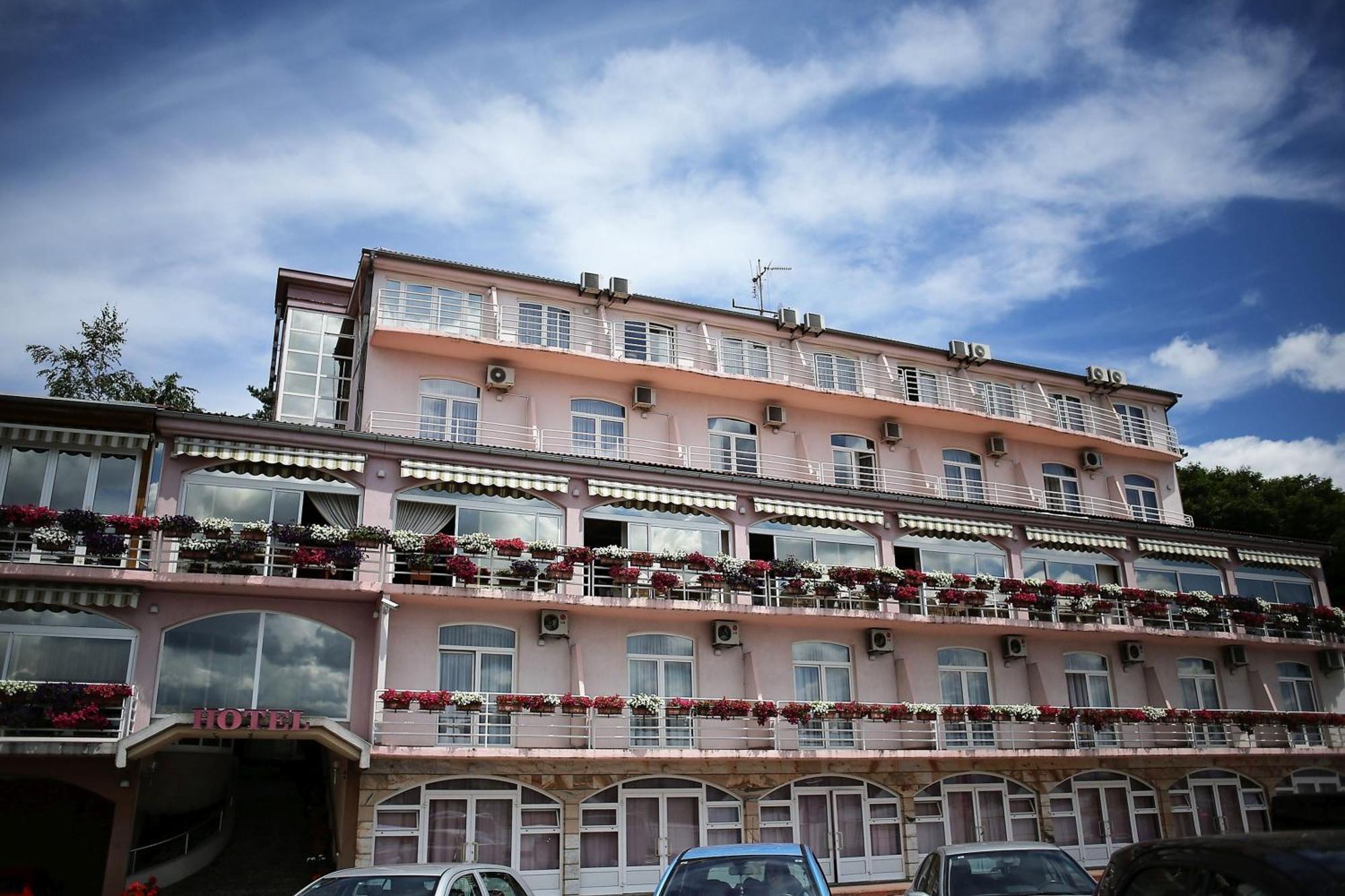 Hotel Senad Od Bosne Prokosovici Ngoại thất bức ảnh