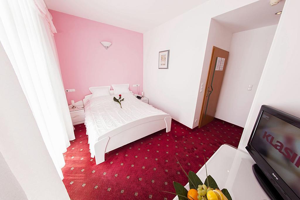 Hotel Senad Od Bosne Prokosovici Ngoại thất bức ảnh