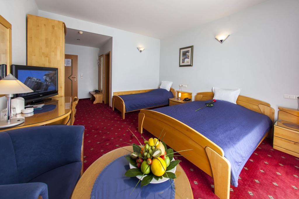 Hotel Senad Od Bosne Prokosovici Ngoại thất bức ảnh