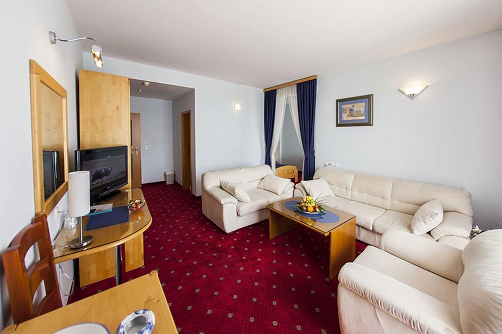 Hotel Senad Od Bosne Prokosovici Ngoại thất bức ảnh